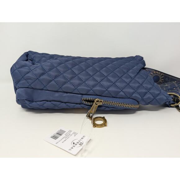 Epic Universe Emblem Water Bottle Blue Quilt Pattern Bag New w/ Tags - Picture 4 of 7